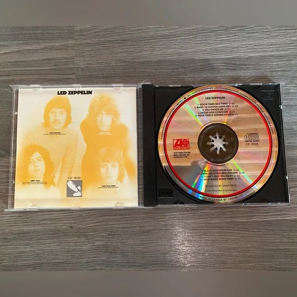 CD Collection - Black - Picture 3 of 8